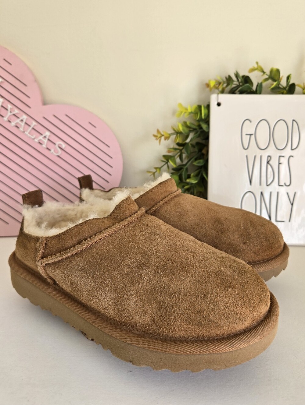UGG Classic Micro Boot Girl Size 1 US Brown Color Kids - Picture 3 of 9